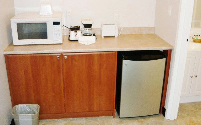 Canadas Best Value Inn & Suites Kamloops