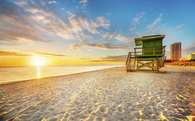 Hotel Breakwater South Beach