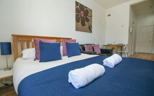 Cambridge Road Studio by Brighton Holiday Lets