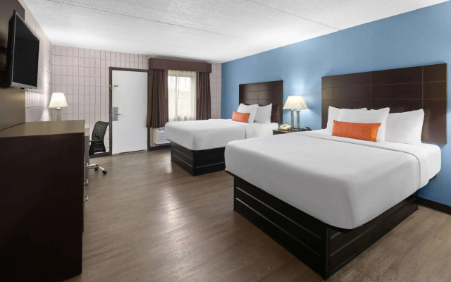 Baymont Inn and Suites by Wyndham Farmington, MO