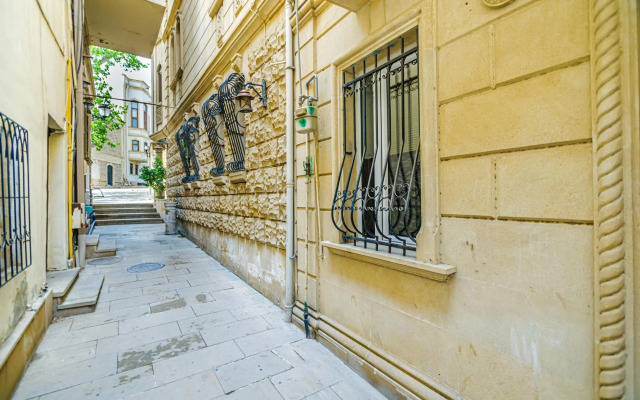 Old City 3 Room Lux Home