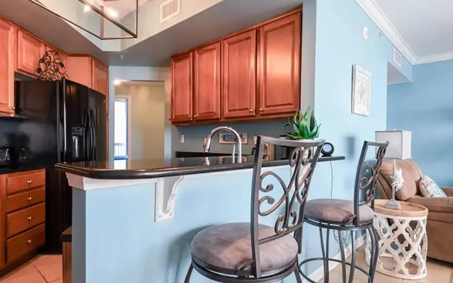 Silver Beach Towers 1003 West