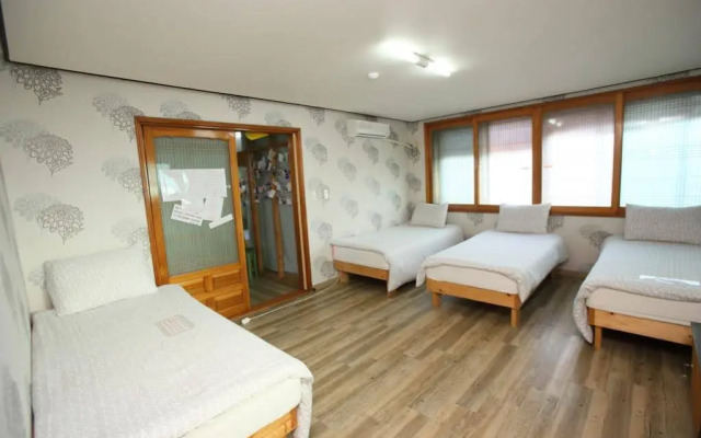 Jeju Airport Mira Guesthouse