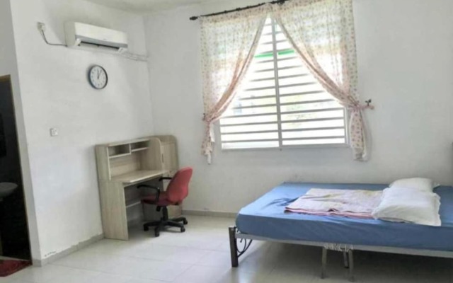 OYO Home 90977 AzZinki Homestay