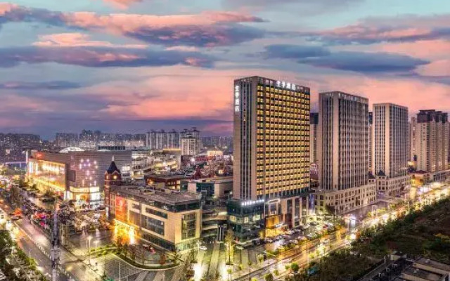 JI Hotel (Xinyangshi Zhengfu Wanda Plaza)