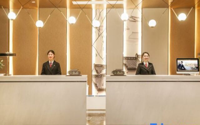 GreenTree Eastern Hotel (Chongqing Jiefangbei Qixinggang Metro Station)