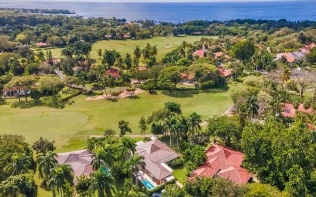 Luxurious 3 Br Golf Villa
