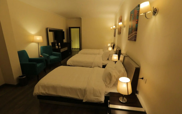 Pyramid Edge Hotel & Exclusive Pyramids View Rooftop