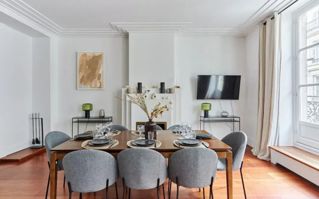 Sublime 3 Bedroom Flat Palais Royal Bourse