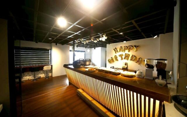 Cheongju Business Hotel JA
