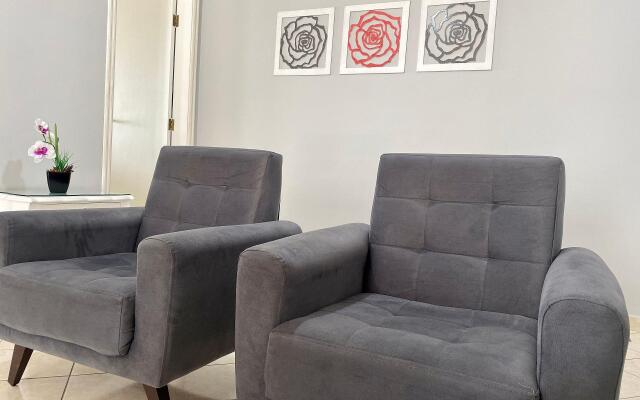 A072- Apto c/ Churrasqueira & Piscina | 30m Praia"