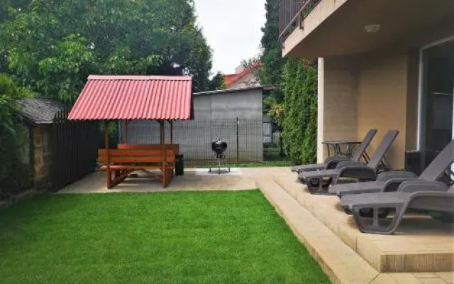 Dinda Apartman