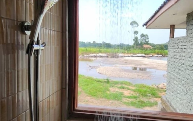 Ishasha Pride Lodge