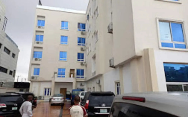 Time Oak Hotel and Suites Royale