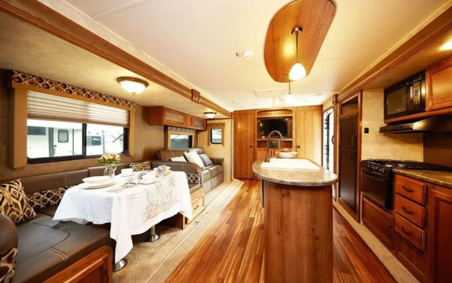 Sunshine Caravan