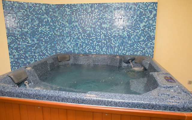 St. John Hill Suites Hotel