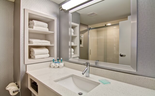 Holiday Inn Express & Suites Oshawa Downtown - Toronto Area by IHG