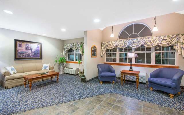 Microtel Inn & Suites by Wyndham Hazelton/Bruceton Mills
