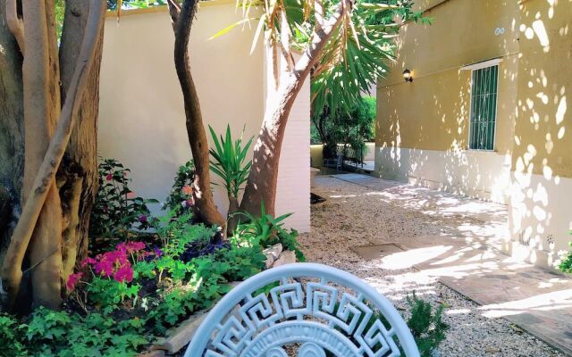 Garden House - Luxury Guest House