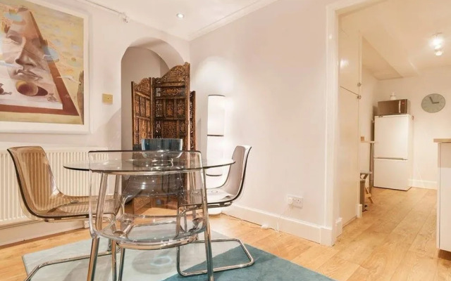 1 Bedroom Georgian Flat In New Town