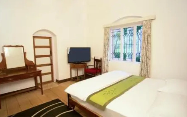 Marsh Villa Luxury Resort