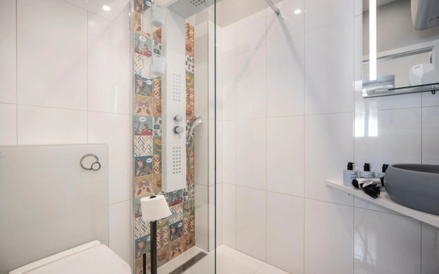 S15- Boutique Apartments, Best Location, by BQA