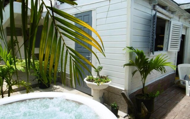 Bungalow With one Bedroom in Sainte-rose, With Private Pool, Enclosed Garden and Wifi - 4 km From the Beach
