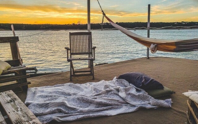 Airstream Houseboat Amazing Lake Travis View