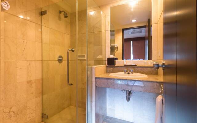 Twin Plaza Hotel