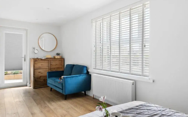 Coombe Bank in Teignmouth