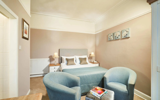 Poppies Hotel