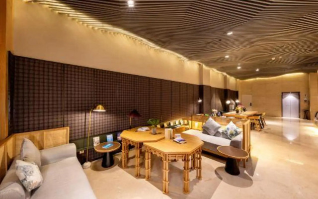 Shenzhen North Railway Station RANZ Hotel
