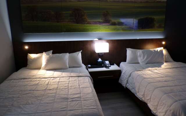 Luxor Inn & Suites, a Travelodge by Wyndham