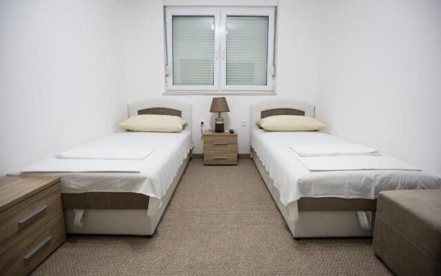 Motel Aura