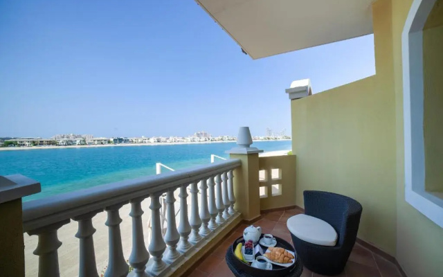 Deluxe 4BR Palm Villa With Private Beach and Pool with Complimentary Golf