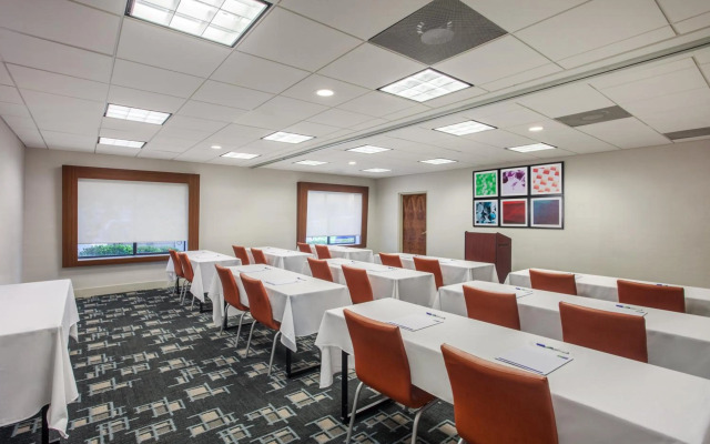 Holiday Inn Express Suites Augusta West -Ft Gordon