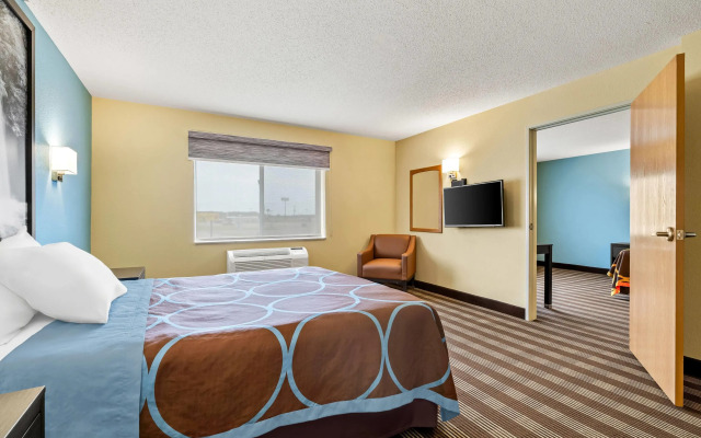 Super 8 by Wyndham Osseo WI