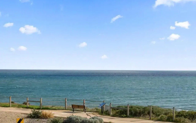 Meander ~ Dreamy Abode with Unrivaled Views