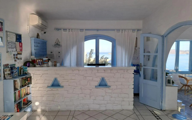Stratos Studios & Apartments