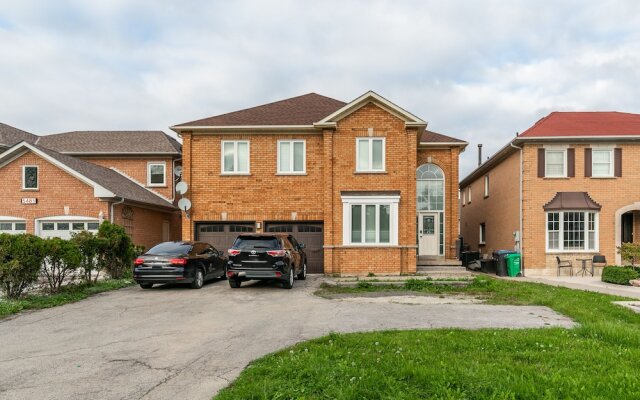 Marvelous Mississauga Family Basement