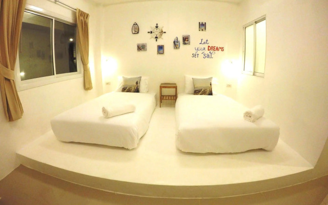 At We Patong hostel