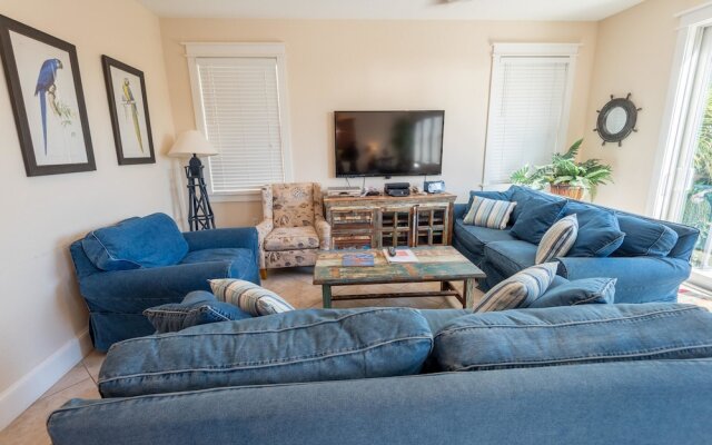 South Seas Apartment 6