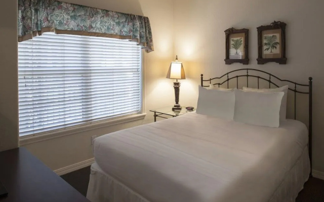 French Quarter Resort by Coolvacay