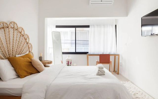 Renovated Large 3Rm Apartment 5 Min From The Beach