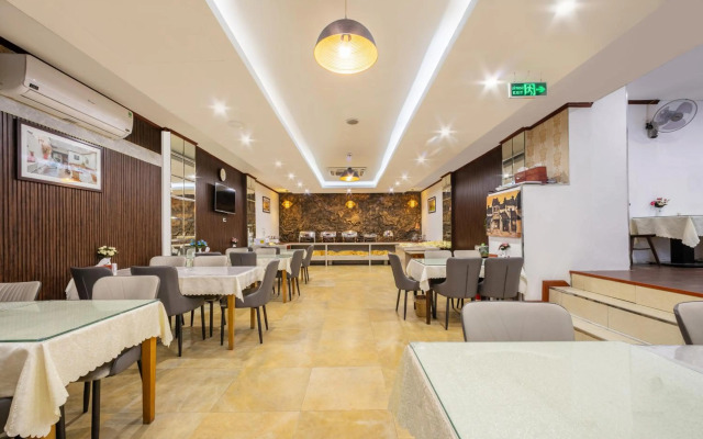 A25 Hotel - 12 Ngo Sy Lien
