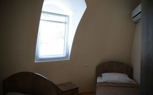 Atrium Hotel