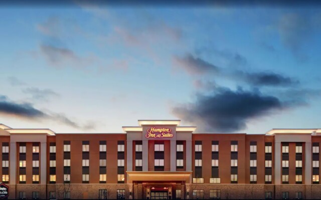 Hampton Inn & Suites Chicago Waukegan