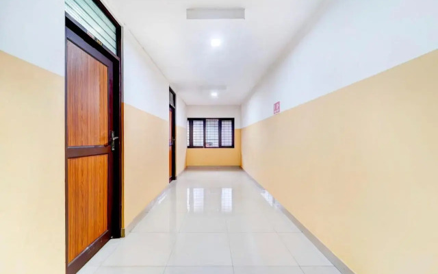R K Residency by OYO Rooms
