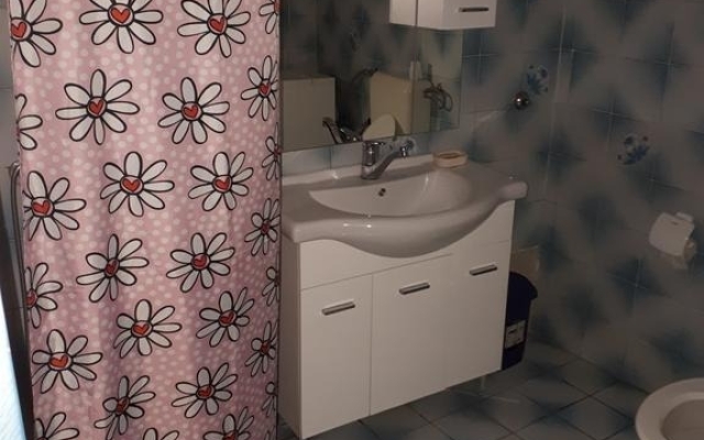 Apartment Vito - 10 m from sea: A1 Brodarica, Riviera Sibenik