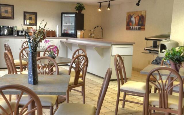 Smoky Mountain Inn & Suites